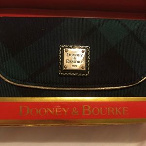 Dooney & Bourke wristlet